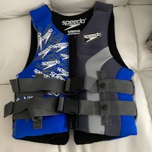 Speedo youthType 111 PFD (personal flotation device)